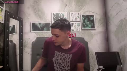 Snapshot of frank_millers chatting on 02-19-25, 12:33 Frank online show from 02-19-25, 12:33