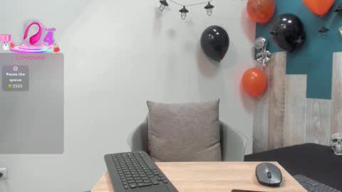 Snapshot of frank_millers chatting on 10-21-25, 05:13 Frank online show from 10-21-25, 05:13