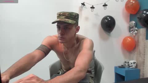 Snapshot of frank_millers chatting on 10-22-25, 10:42 Frank online show from 10-22-25, 10:42