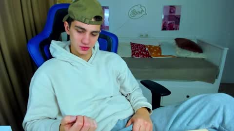 Frank online show from 11-29-25, 04:26