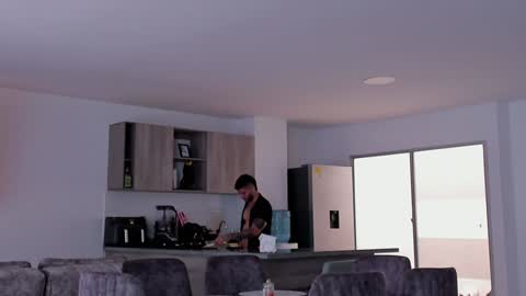 Frank Farrell. Hey remember to give me a thumbs up Ty online show from 01-18-25, 04:21