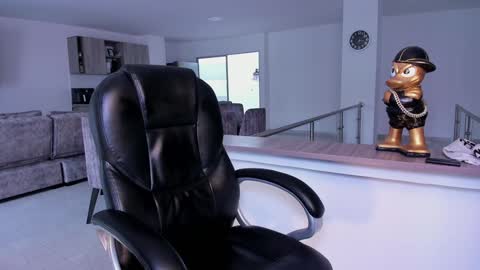 Frank Farrell. Hey remember to give me a thumbs up Ty online show from 01-29-25, 09:39