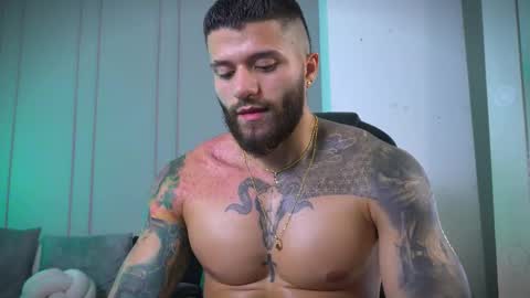 Frank Farrell. Hey remember to give me a thumbs up Ty online show from 11-08-25, 07:19