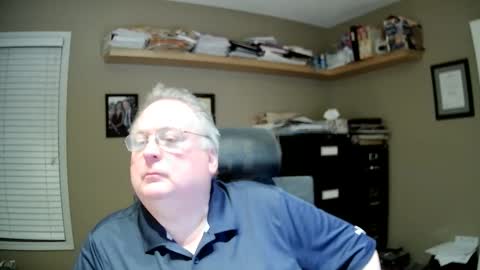 Snapshot of frankie6207 chatting on 11-02-25, 06:27 frankie6207 online show from 11-02-25, 06:27