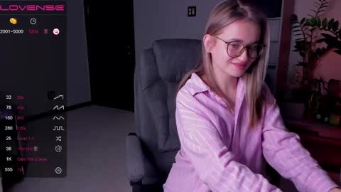 Snapshot of frannpalmer chatting on 02-21-25, 05:09 Frann online show from 02-21-25, 05:09