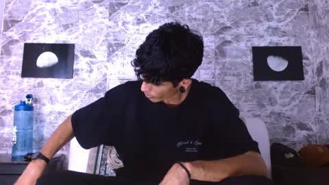 Snapshot of franvill_trato chatting on 02-27-26, 07:25 Franvill trato online show from 02-27-26, 07:25