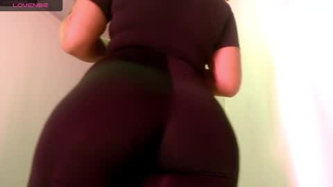 Snapshot of franysteell chatting on 12-17-25, 08:48 FRANY STEELL online show from 12-17-25, 08:48