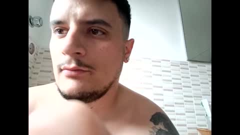 Snapshot of fraromeo2 chatting on 04-15-26, 03:52 fraromeo2 online show from 04-15-26, 03:52