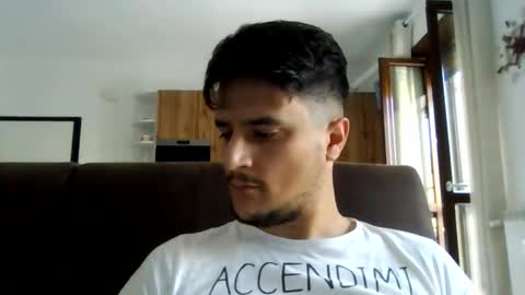 Snapshot of fraromeo2 chatting on 04-18-26, 08:40 fraromeo2 online show from 04-18-26, 08:40