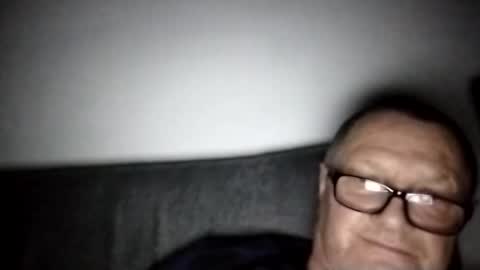 Snapshot of frauenfeind1 chatting on 12-29-24, 05:31 Wolfi online show from 12-29-24, 05:31