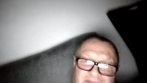 Snapshot of frauenfeind1 chatting on 01-31-25, 02:49 Wolfi online show from 01-31-25, 02:49