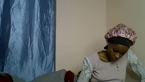 kiki online show from 10-28-25, 07:16