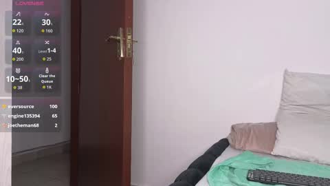 Snapshot of freaky_kandy chatting on 10-03-25, 08:17 Kandy online show from 10-03-25, 08:17