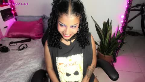 Lia Gomez online show from 12-13-24, 01:37