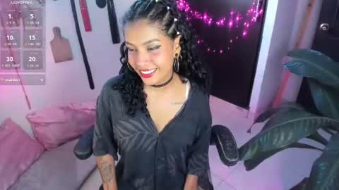 Lia Gomez online show from 06-20-26, 10:45