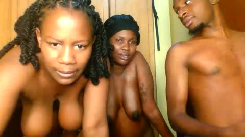 freakyg292511 online show from 12-04-25, 12:03