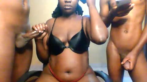 freakyg292511 online show from 03-12-26, 04:51