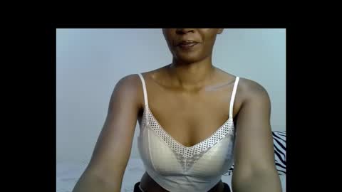 Snapshot of freakymia99 chatting on 11-28-25, 07:49 mia online show from 11-28-25, 07:49