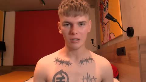 fredd_xanderrs online show from 10-26-25, 04:13