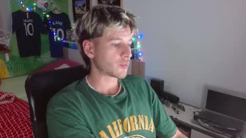 Snapshot of freddy_star chatting on 01-07-26, 09:28 Frederick Perin online show from 01-07-26, 09:28