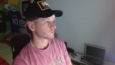 Snapshot of freddy_star chatting on 01-08-26, 09:50 Frederick Perin online show from 01-08-26, 09:50