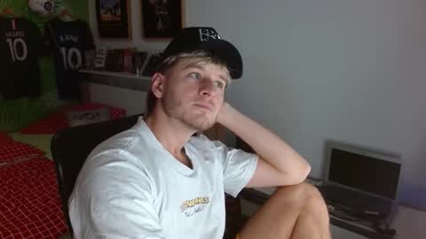 Snapshot of freddy_star chatting on 01-13-26, 02:44 Frederick Perin online show from 01-13-26, 02:44