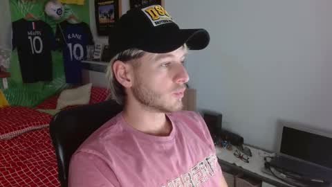 Snapshot of freddy_star chatting on 01-18-26, 02:10 Frederick Perin online show from 01-18-26, 02:10