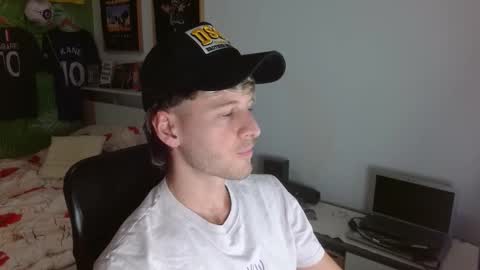 Snapshot of freddy_star chatting on 02-10-26, 10:14 Frederick Perin online show from 02-10-26, 10:14