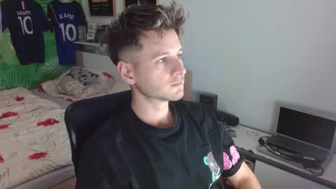 Snapshot of freddy_star chatting on 02-13-26, 02:35 Frederick Perin online show from 02-13-26, 02:35