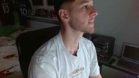 Snapshot of freddy_star chatting on 03-06-26, 02:13 Frederick Perin online show from 03-06-26, 02:13