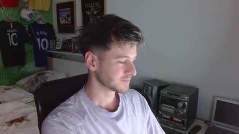 Snapshot of freddy_star chatting on 03-07-26, 02:25 Frederick Perin online show from 03-07-26, 02:25