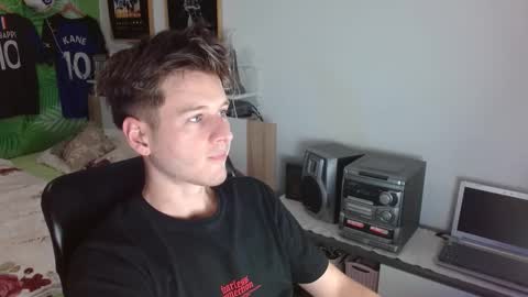 Snapshot of freddy_star chatting on 03-12-26, 04:35 Frederick Perin online show from 03-12-26, 04:35