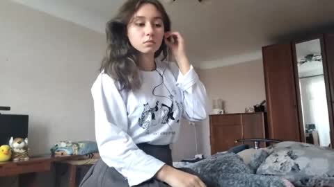 Mia online show from 10-03-25, 11:40