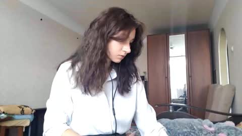 Mia online show from 10-13-25, 08:47