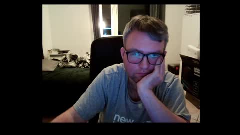 Snapshot of fredrik386959 chatting on 12-27-24, 11:21 Fredrik online show from 12-27-24, 11:21