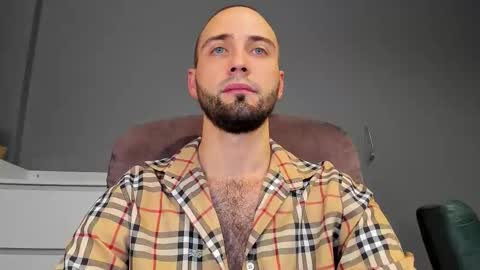 Snapshot of free_man___ chatting on 11-14-25, 04:22 Andrew online show from 11-14-25, 04:22