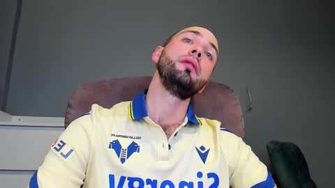 Snapshot of free_man___ chatting on 11-17-25, 12:55 Andrew online show from 11-17-25, 12:55