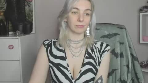 Anne online show from 07-08-26, 09:03