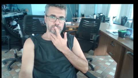 Snapshot of freebirdbruchus chatting on 09-17-25, 11:12 Freebirdbruchus online show from 09-17-25, 11:12