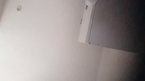 freeliv331874 online show from 12-19-25, 12:01