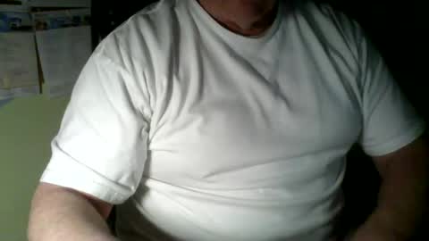 Snapshot of freerrange68 chatting on 01-08-25, 01:00 Single4Now online show from 01-08-25, 01:00