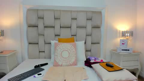 Snapshot of frehia_dimou chatting on 09-28-25, 03:06 Frehia online show from 09-28-25, 03:06