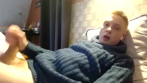 Snapshot of french59121 chatting on 12-17-24, 03:28 Antoine online show from 12-17-24, 03:28