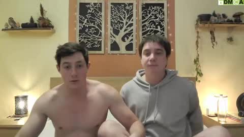 Snapshot of frenchhornybibs chatting on 02-09-25, 08:56 French Horny Bibs online show from 02-09-25, 08:56