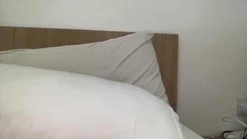 Snapshot of freshmanxxl chatting on 11-09-25, 01:20 freshman imonyou98 online show from 11-09-25, 01:20