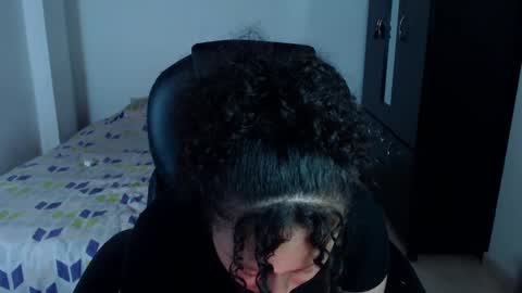 Louise  online show from 03-05-25, 04:24