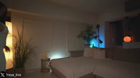 Snapshot of freya_ chatting on 06-19-26, 06:56 Freya online show from 06-19-26, 06:56