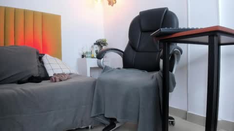 Freya online show from 01-11-26, 04:01