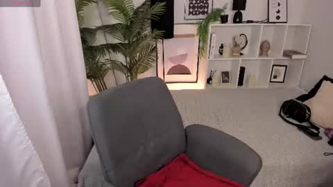 Laura online show from 07-02-26, 06:08