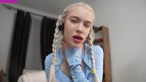 Freya online show from 04-05-26, 07:33